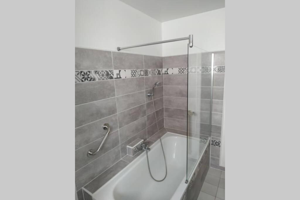 Appartement T3 Spacieux Avec Vue Sur L'Etang De Thau Au 1Er Etage D'Une Villa - Entree Independante Сет Экстерьер фото